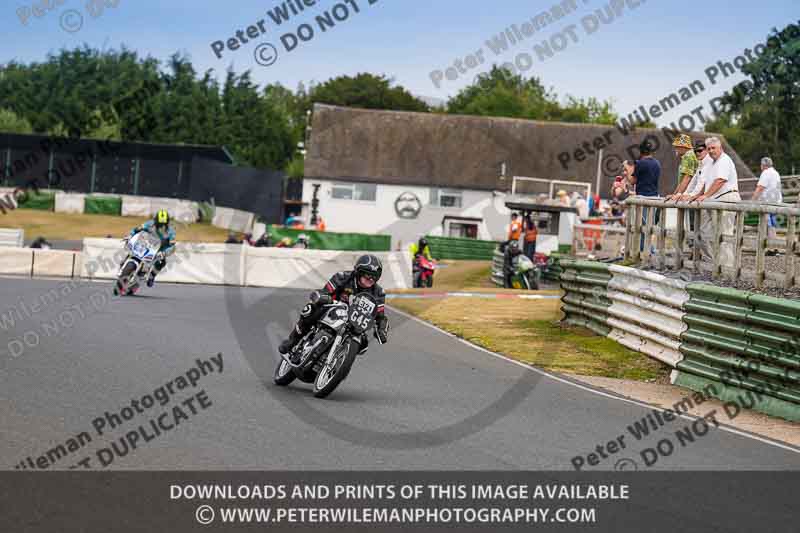 Vintage motorcycle club;eventdigitalimages;mallory park;mallory park trackday photographs;no limits trackdays;peter wileman photography;trackday digital images;trackday photos;vmcc festival 1000 bikes photographs